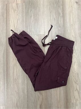 L.L. Bean Vista Camp Ripstop Burgundy Hiking Pants Size Medium Style 292741